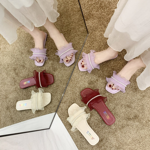 Modern női papucs gyöngyökkel és tüllel - lapos talp