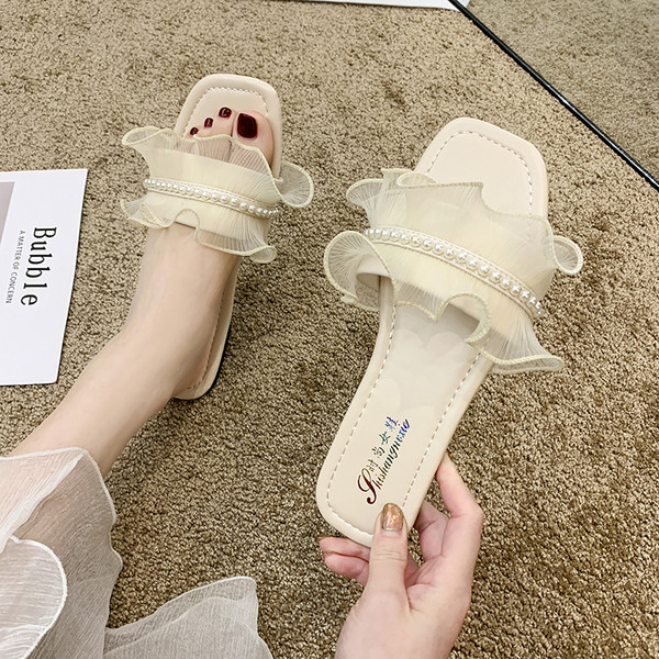 Modern női papucs gyöngyökkel és tüllel - lapos talp