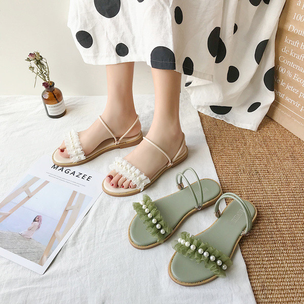 Дамски сандали с равна подметка и перли 