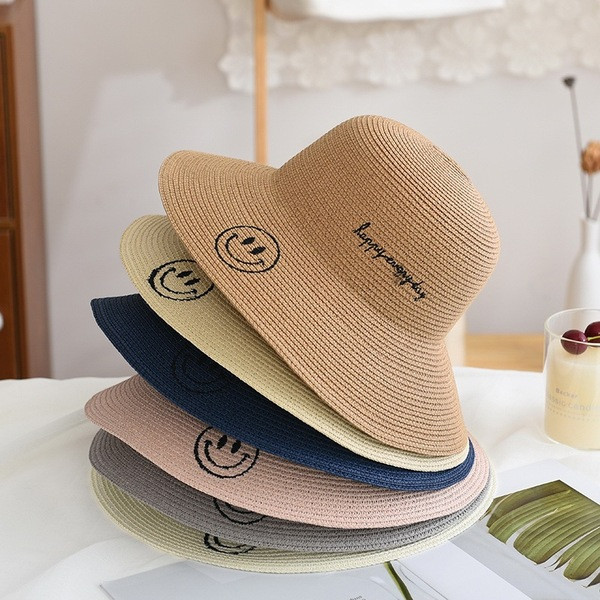 Alkalmi női sapka strandra illő felirattal