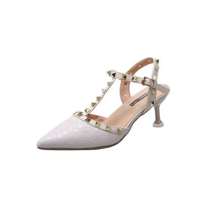 Pantofi de dama eleganti cu toc mic de 6 cm si bareta - model ascutit