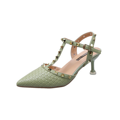 Pantofi de dama eleganti cu toc mic de 6 cm si bareta - model ascutit