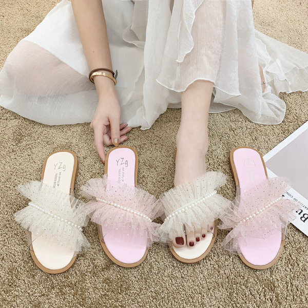 Női papucs tüll, gyöngy és fényes részecskék