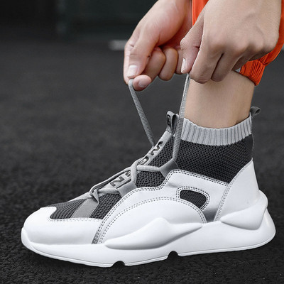 Model nou de adidași pentru bărbați - tip șosetă