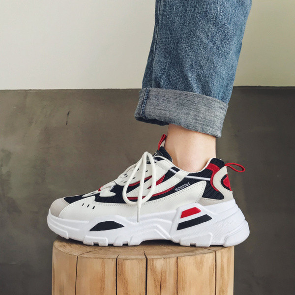 Öko bőrből és textilből készült fűzős férfi tornacipő új modellje