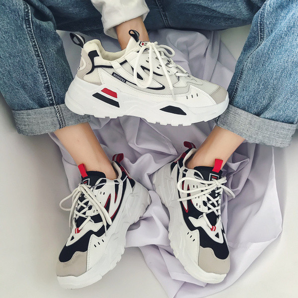 Öko bőrből és textilből készült fűzős férfi tornacipő új modellje