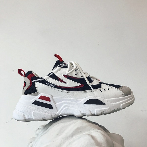 Öko bőrből és textilből készült fűzős férfi tornacipő új modellje