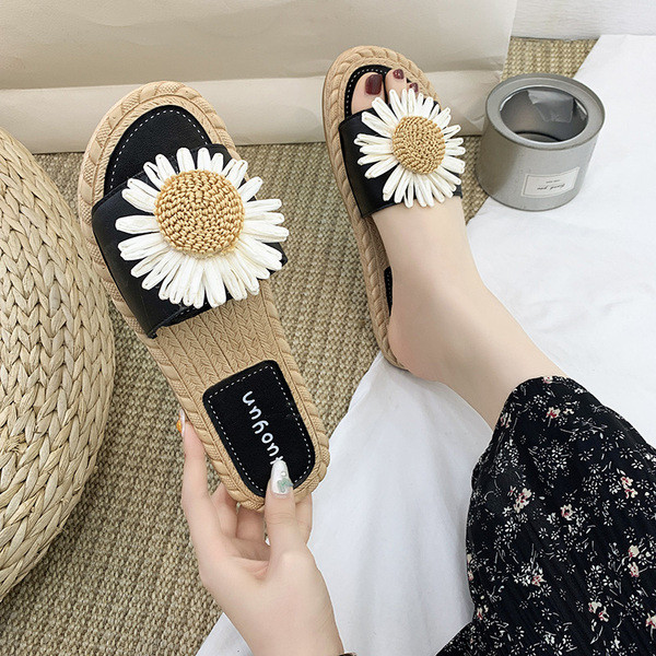 Női papucs lapos talppal és 3D virág elemmel