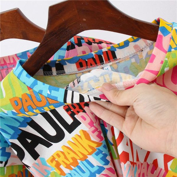 Modern női póló rövid ujjal és feliratokkal