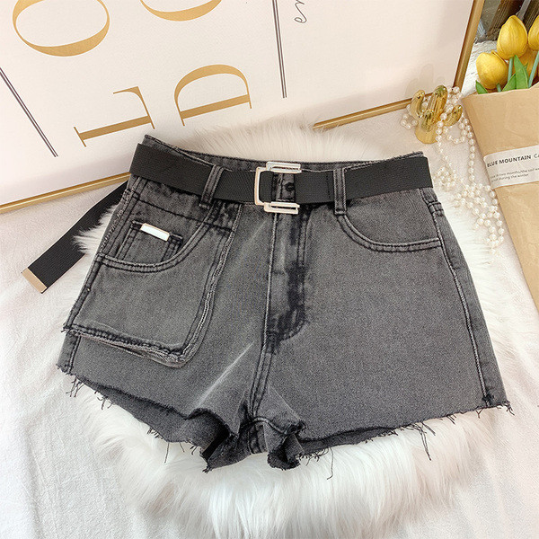 Γυναικεία σορτς τζιν με ζώνη και τσέπη