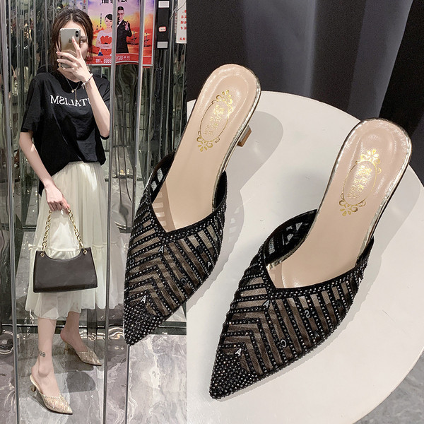 Дамски елегантни чехли заострен модел с декорация - камъни