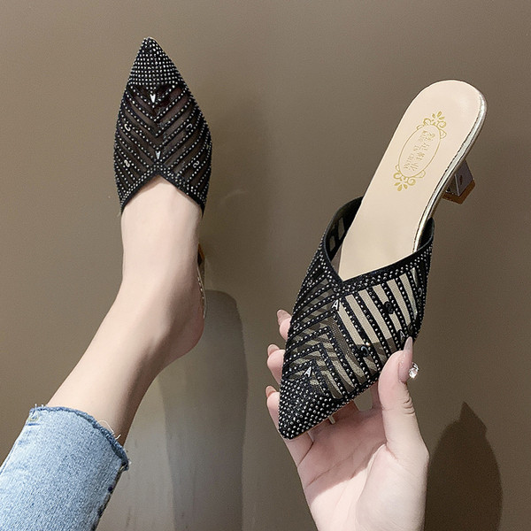 Дамски елегантни чехли заострен модел с декорация - камъни