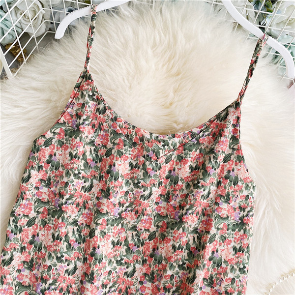 Дамски потник с  флорален десен и тънки презрамки