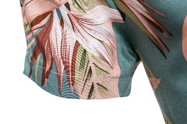 Alkalmi férfi ing klasszikus gallérral, gombokkal és rövid ujjú