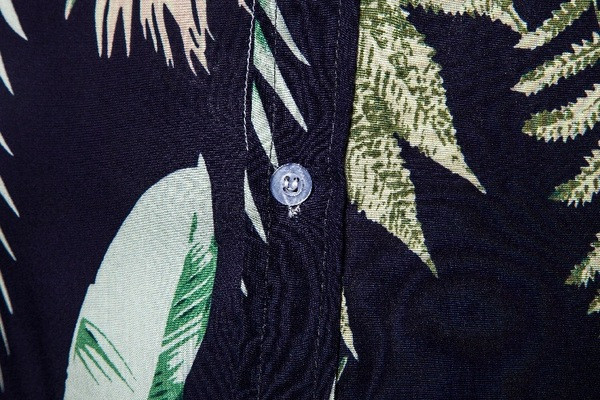 Модерна мъжка риза с класическа яка и флорален десен в син цвят 