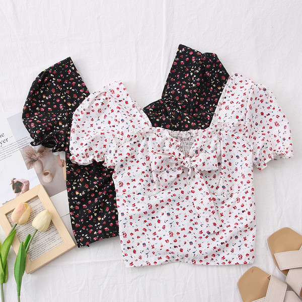 Új modell női blúz virágmintával