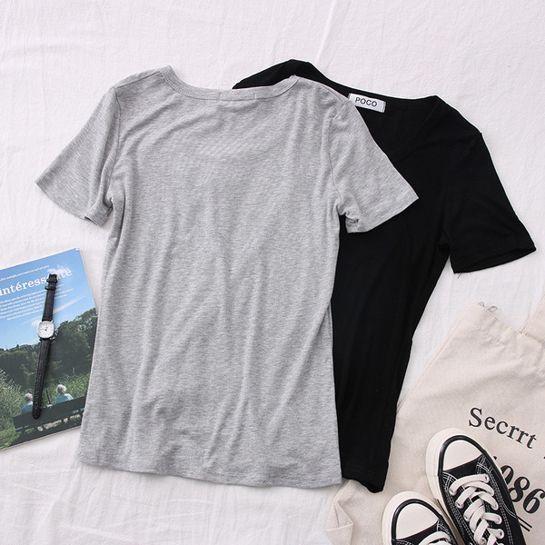 Ležerna ženska majica s ovalnim izrezom