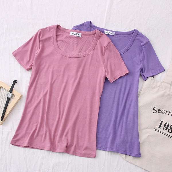 Ležerna ženska majica s ovalnim izrezom