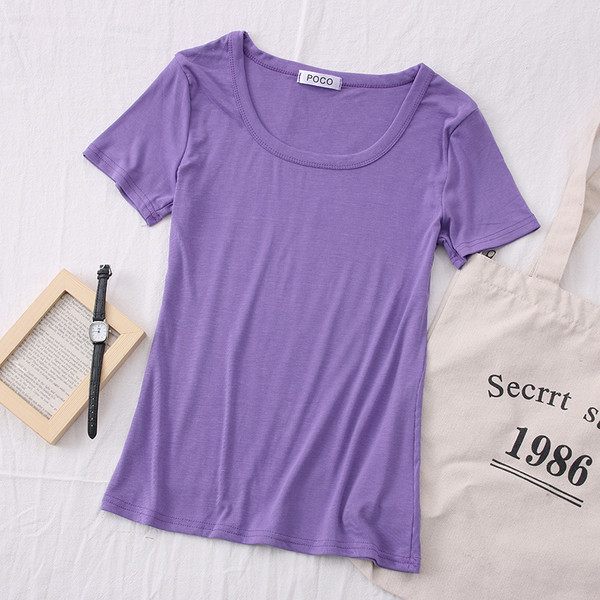 Ležerna ženska majica s ovalnim izrezom