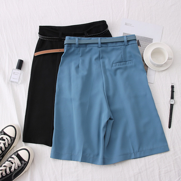 Moderne ženske 3/4 hlače s remenom