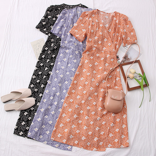 Модерна дамска рокля с шпиц деколте,флорален десен и къс ръкав