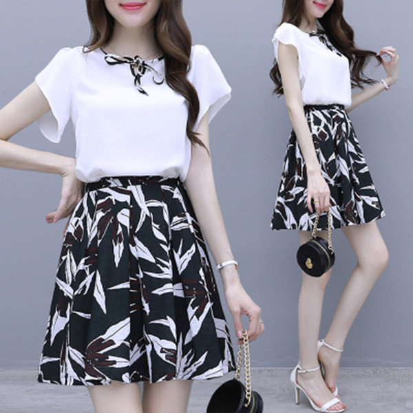 Модерен дамски комплект от две части пола + тениска 