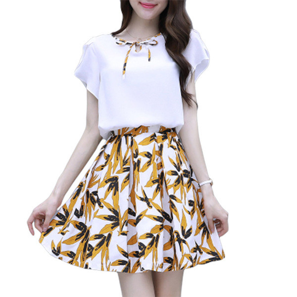 Модерен дамски комплект от две части пола + тениска 