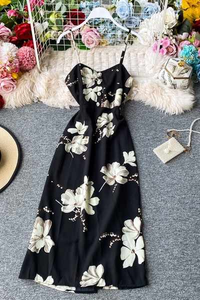 Дамска модерна рокля с флорален десен и тънки презрамки