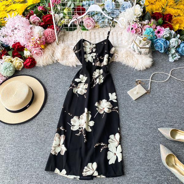 Дамска модерна рокля с флорален десен и тънки презрамки