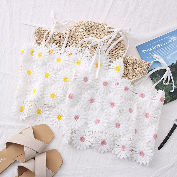 Нов модел къс дамски потник с маргаритки и тънки презрамки