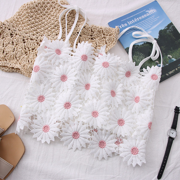 Нов модел къс дамски потник с маргаритки и тънки презрамки