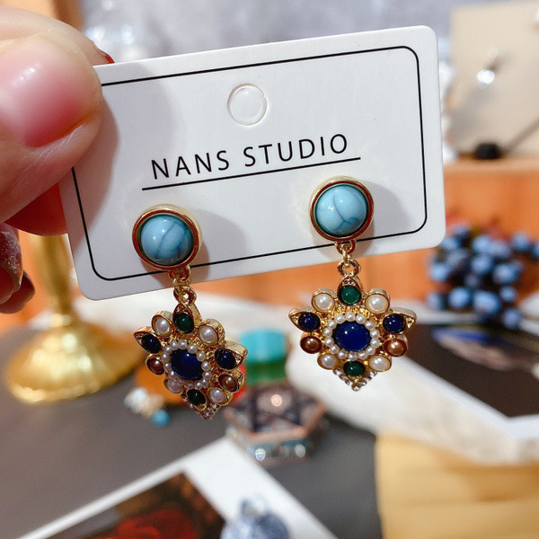 Γυναικεία κρεμαστά σκουλαρίκια διακοσμημένα με πέτρες