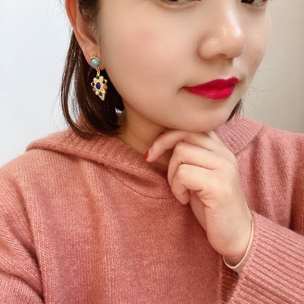 Γυναικεία κρεμαστά σκουλαρίκια διακοσμημένα με πέτρες