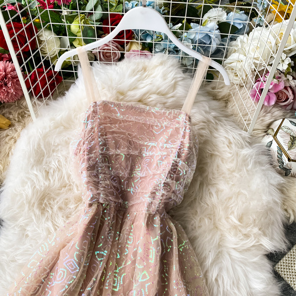 Ретро дамска рокля с пайети и квадратно деколте