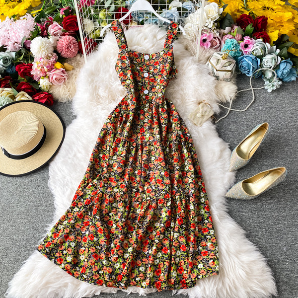 Дълга дамска рокля с флорален десен,квадратно деколте и копчета