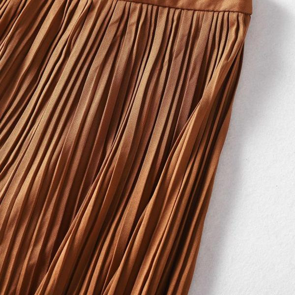 Широк модел дамски плисиран панталон в кафяв цвят