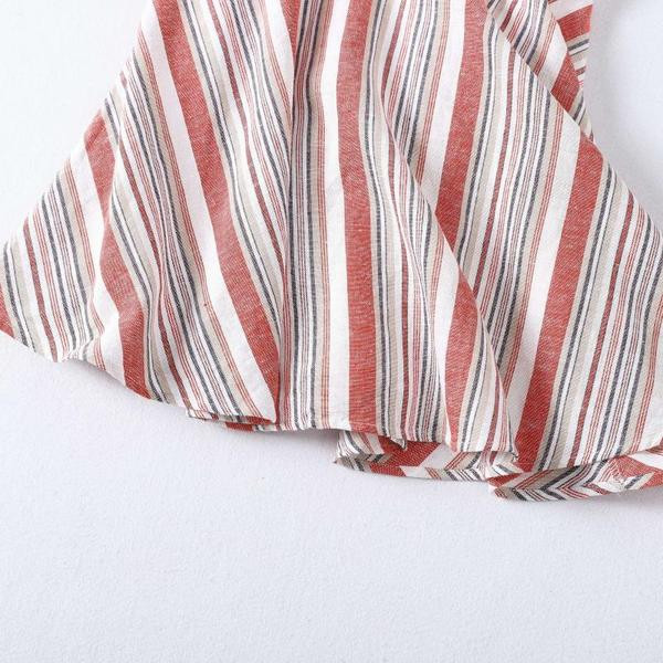 Модерна рокля с дълбоко деколте и тънки презрамки