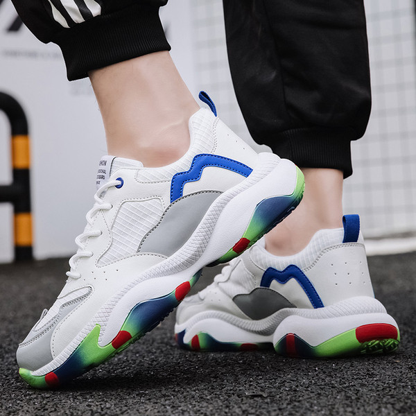 Мъжки ежедневни маратонки в бял цвят с връзки 