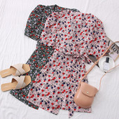 Rochie de dama cu curea, model floral si decolteu spitz