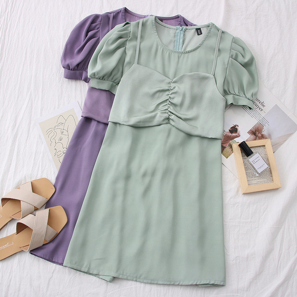 Дамска рокля с обло деколте и къс ръкав