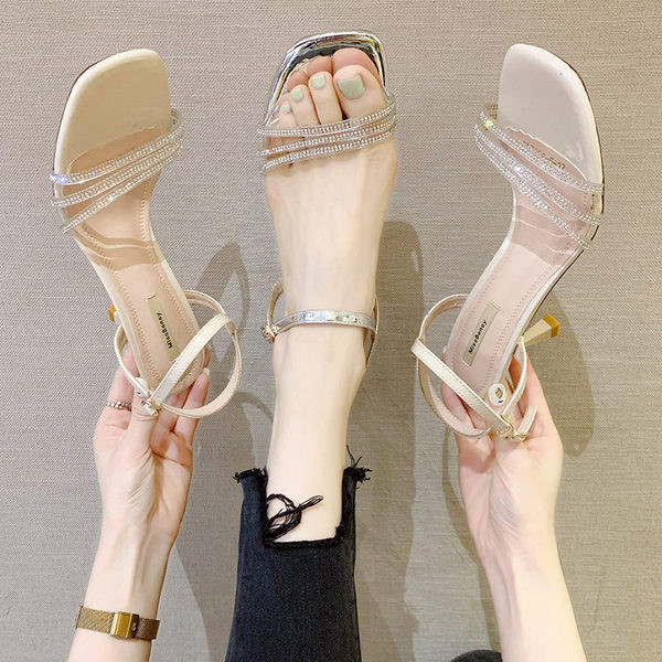 Стилни дамски сандали  с тънък 6.5см ток  и камъни