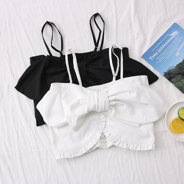 Дамски къс потник с тънки презрамки и панделка