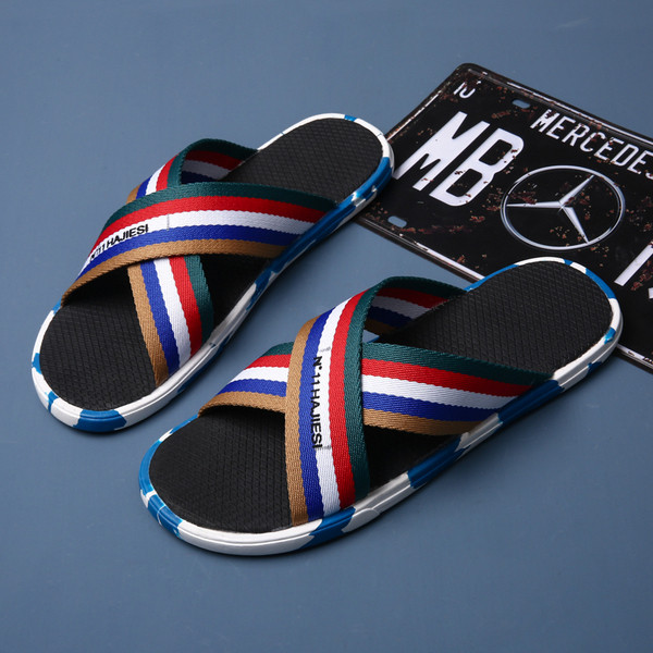 Нов модел мъжки чехли с равна подметка 