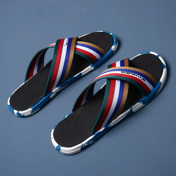 Нов модел мъжки чехли с равна подметка 