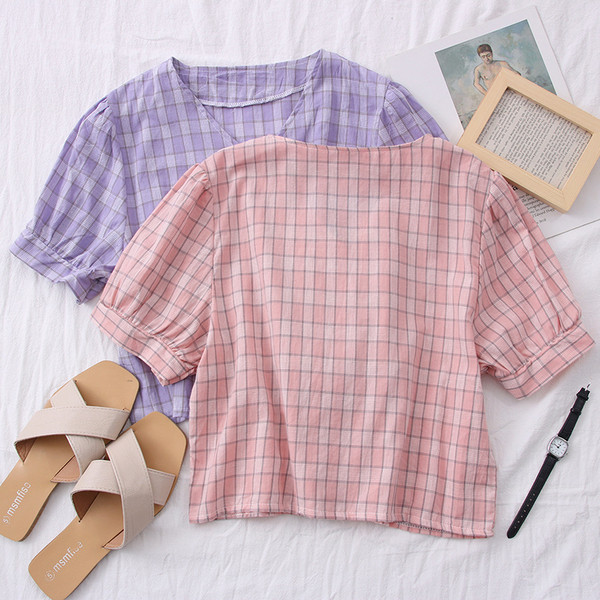 Novi model karirane ženske košulje sa špic izrezom i kratkim rukavima