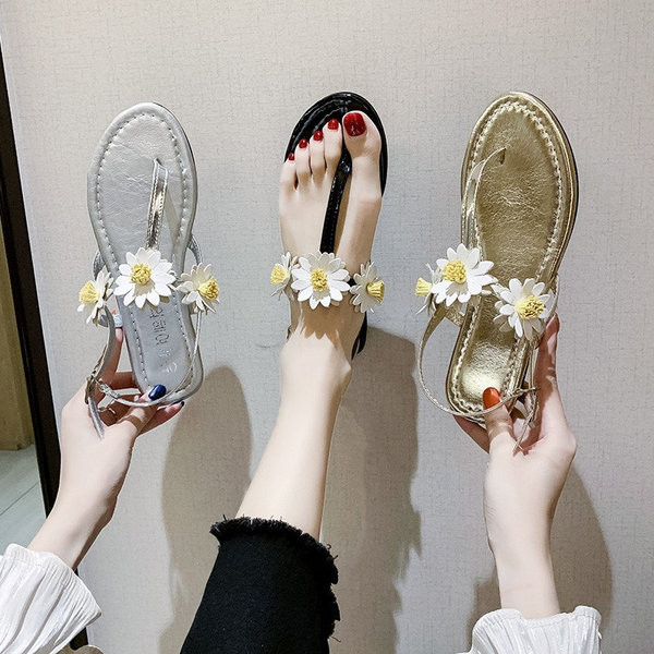 Дамски сандали с цветя и каишка - равна подметка