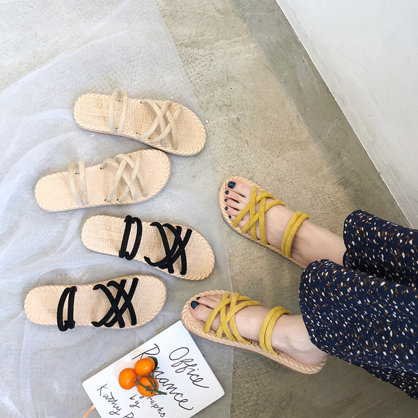 Női alkalmi szandál lapos talppal