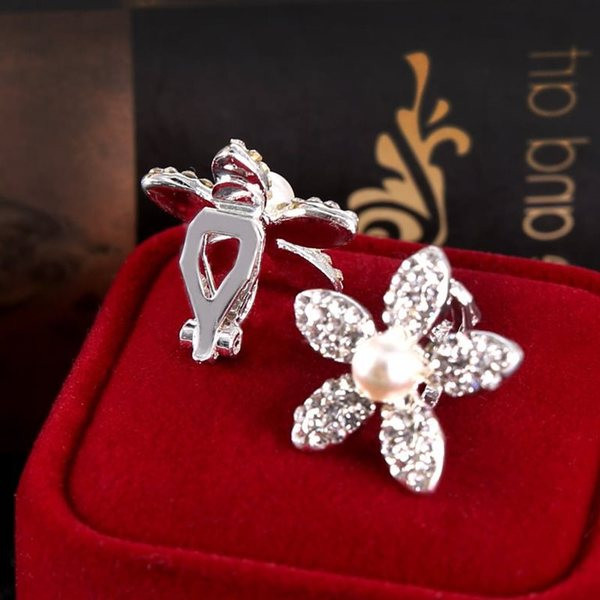 Сребристи обеци с камъни и перли