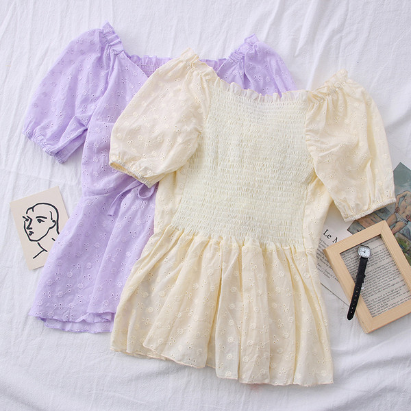 Дамска блуза с шпиц деколте и набрана предна част