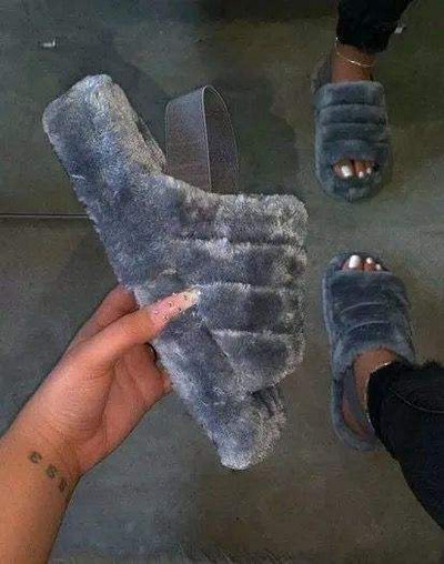 NOUL model de sandale dama cu puf
